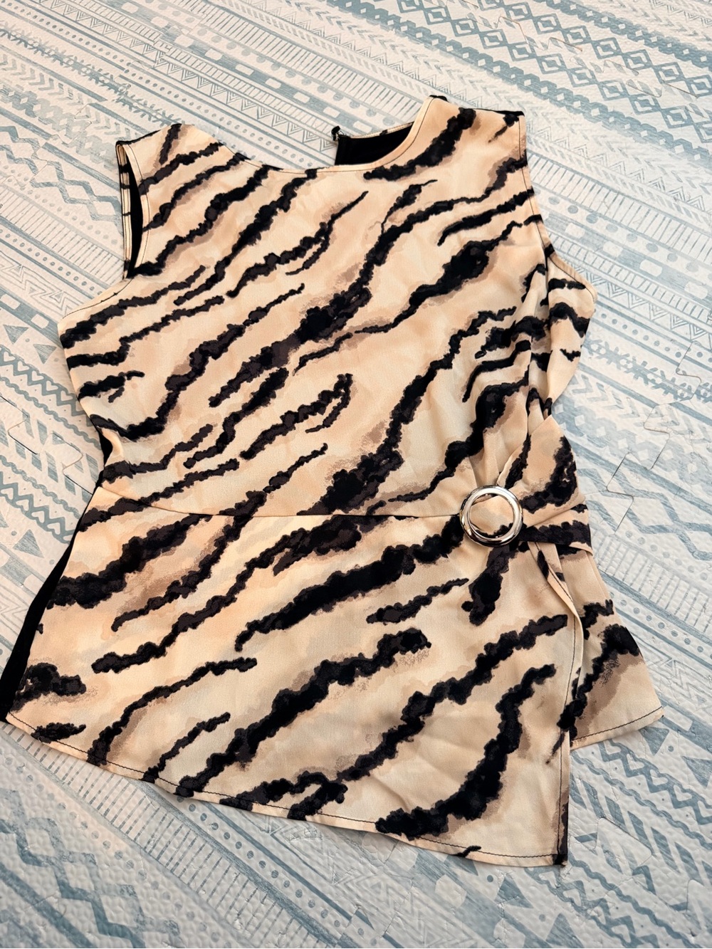 Sleeveless Animal-Print Side-Belt Blouse in Beige and Black